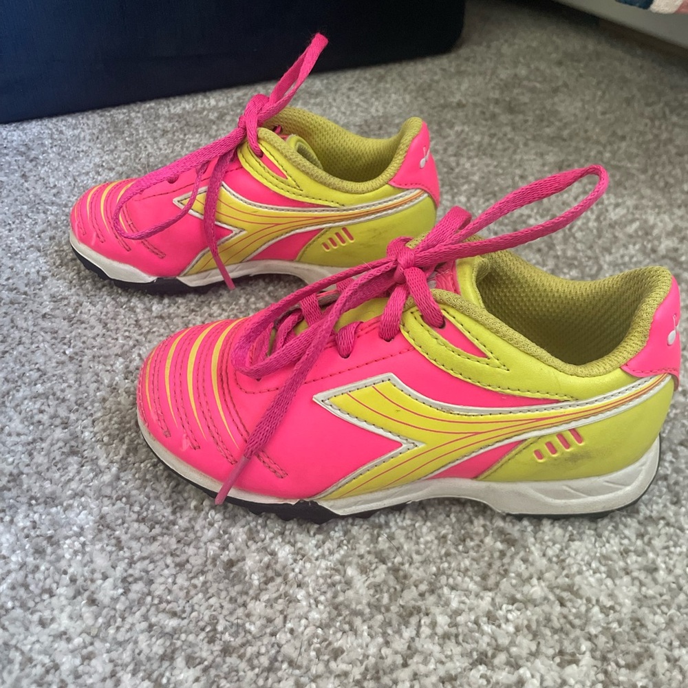 Diadora Kids' Vibrant Pink and Yellow Cleats 10.5
